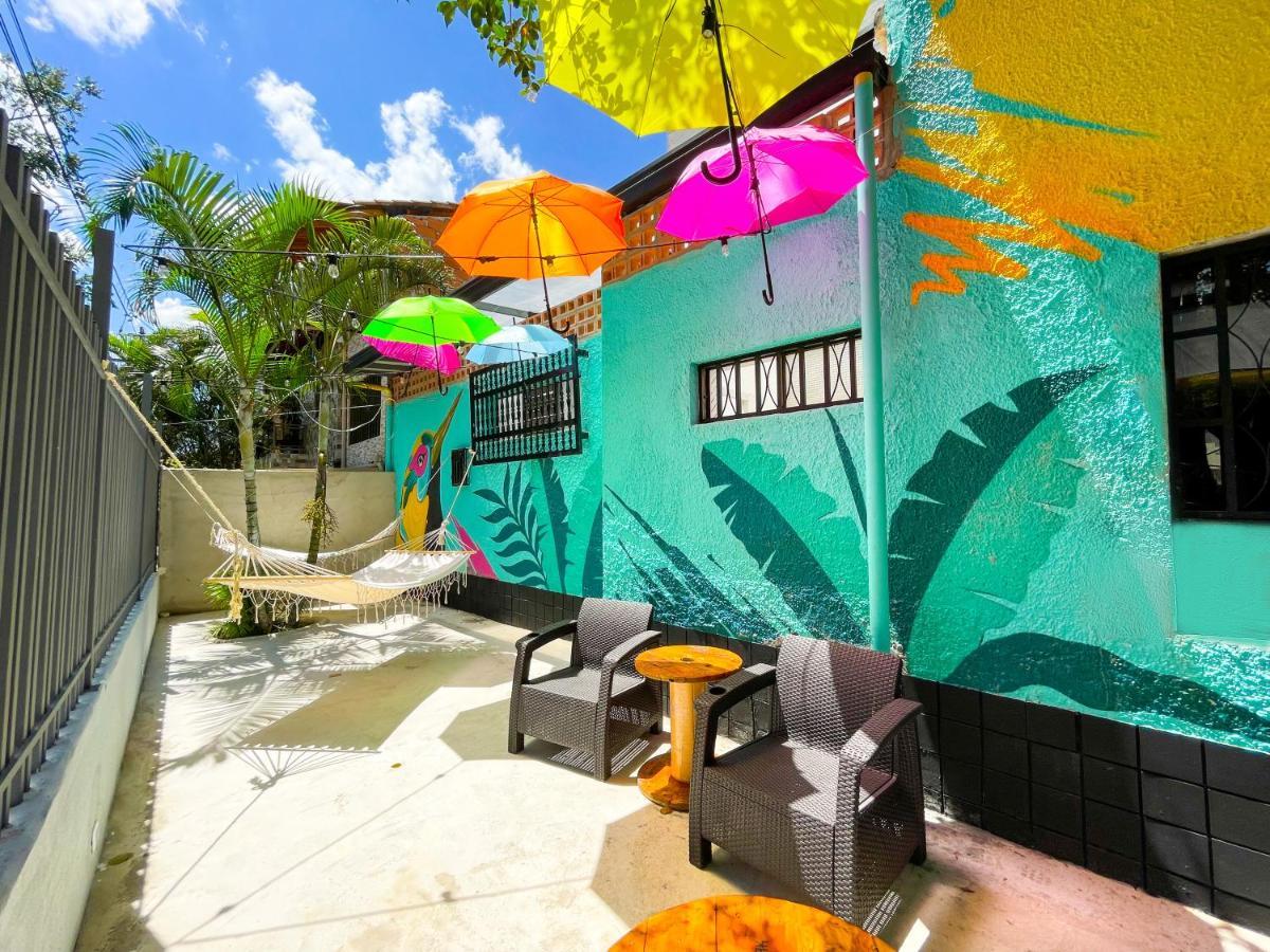 Baku Laureles Hostel Medellín Esterno foto