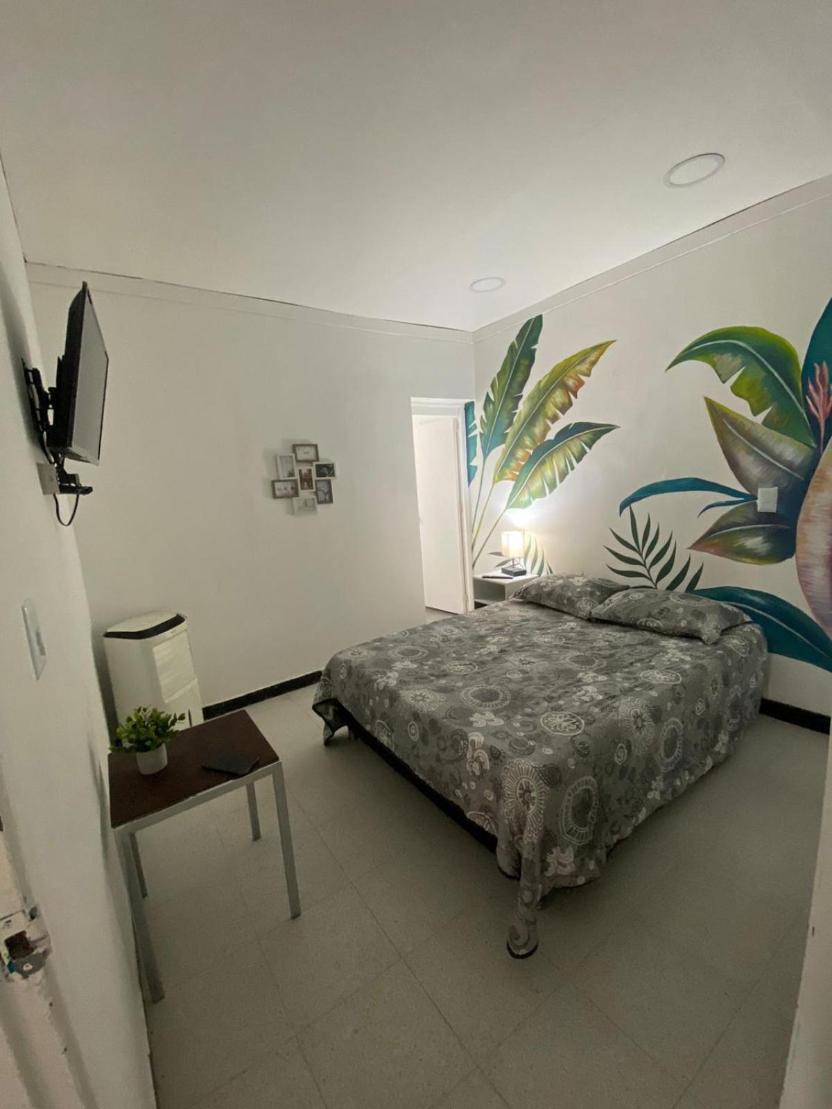 Baku Laureles Hostel Medellín Esterno foto