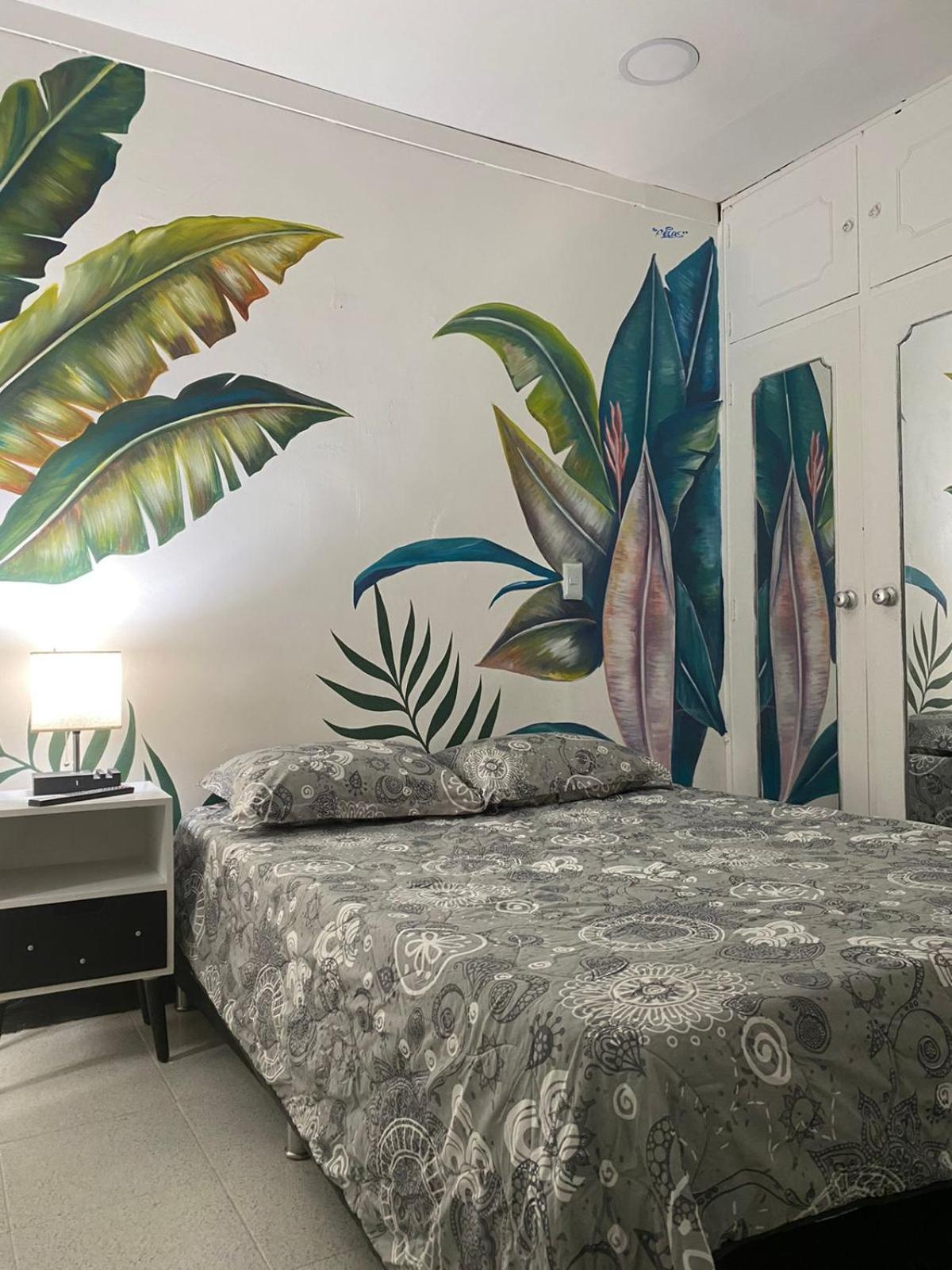 Baku Laureles Hostel Medellín Esterno foto